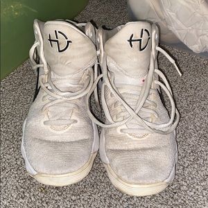 Used Nike hyperDunk 2017